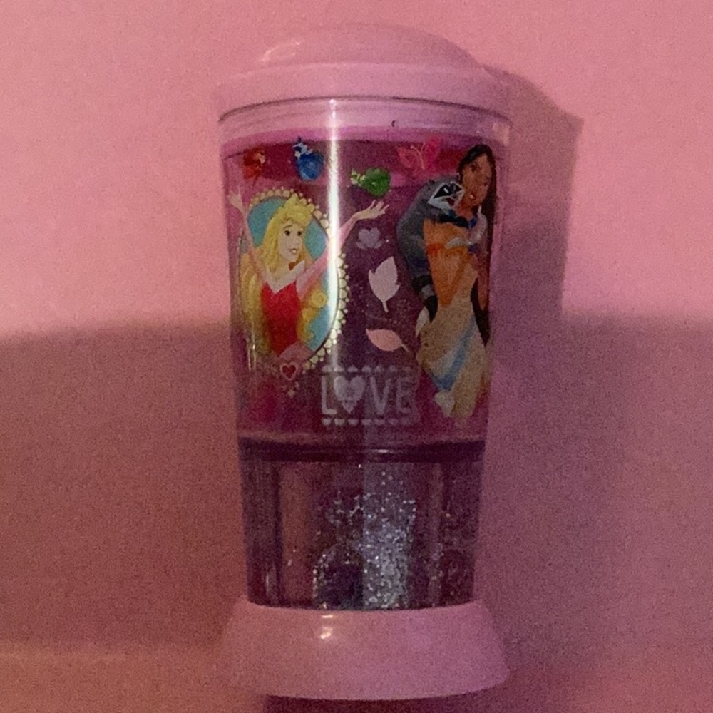 Fun Disney princess cup / no straw - Picture 2 of 4